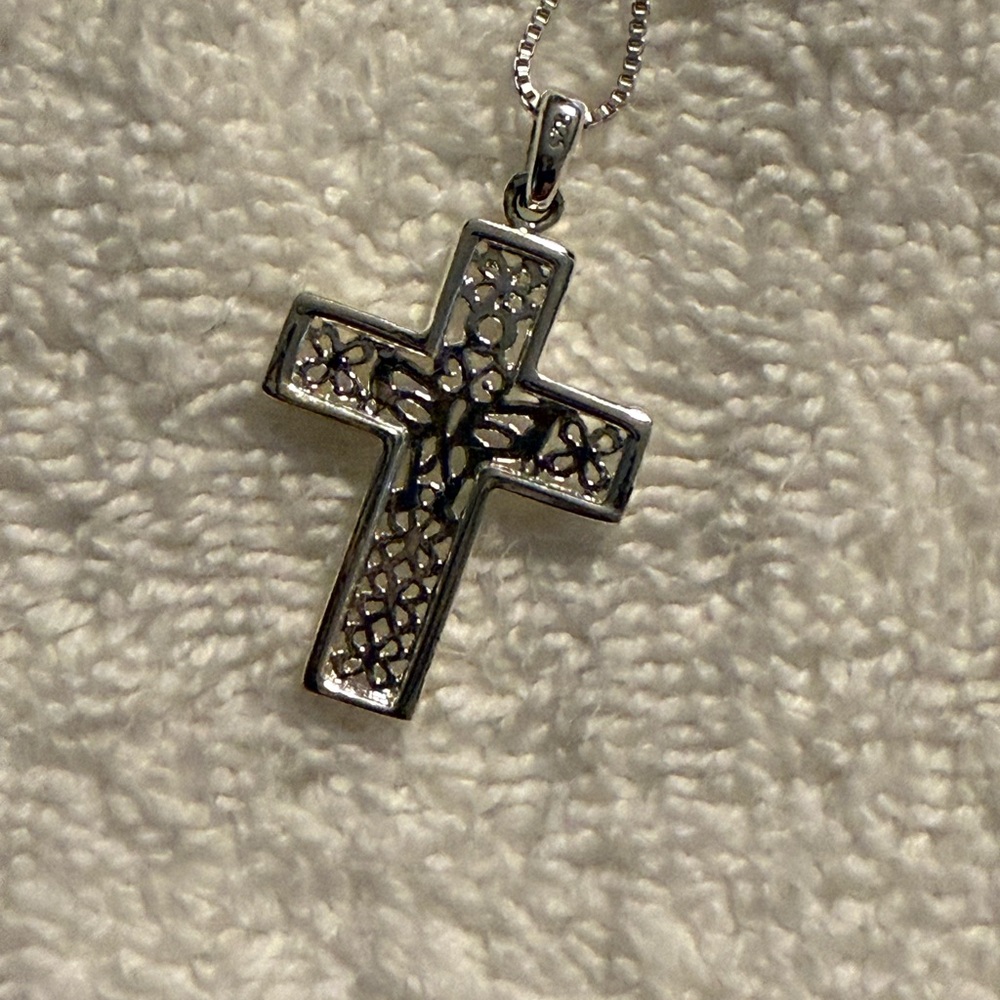 Sterlimg Silver Cross Pendant w/chain Adjustable Length